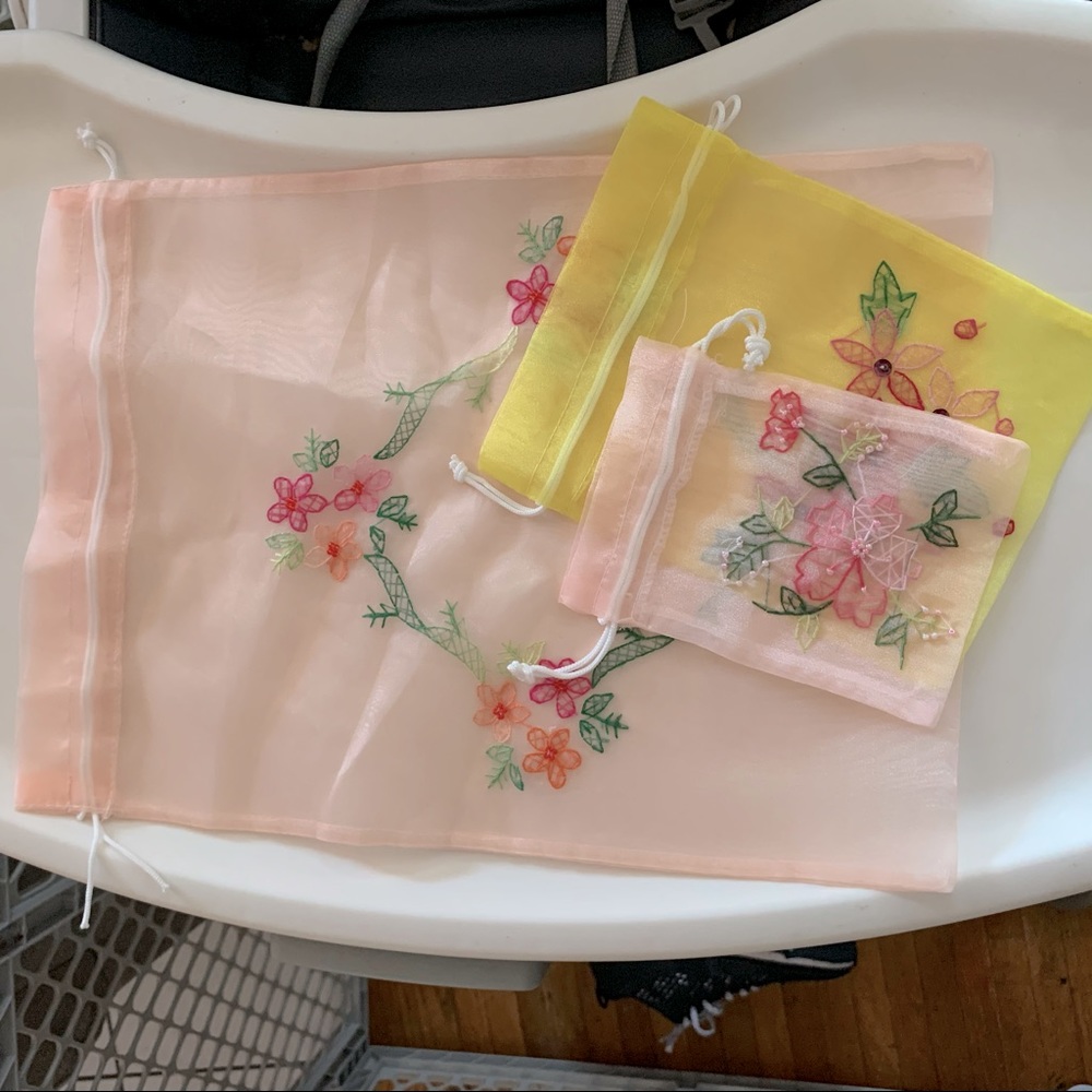 Embroidered mesh drawstring bags Set of three